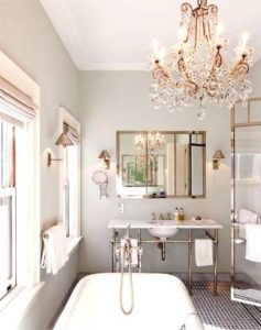 include-metallics-in -your-home-decor